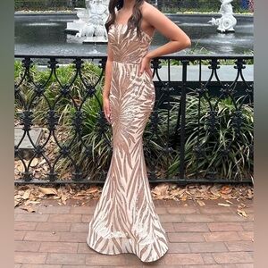 Nox Anabel-One Shoulder Gold/Champagne Sequin Evening Dress